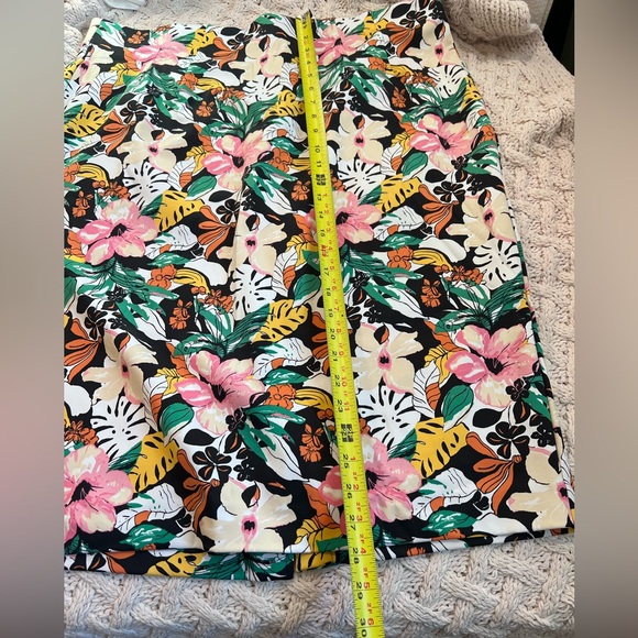 Lane Bryant floral Print pencil skirt 18 - Picture 3 of 7